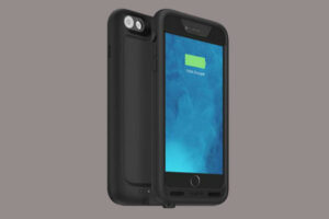 بسته باتری Mophie با قابلیت ضد آب کردن گوشی آیفون شما