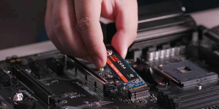 قبل از خرید اس اس دی به چه مواردی باید توجه کنیم؟<span class='yasr-stars-title-average'><div class='yasr-stars-title yasr-rater-stars'
                           id='yasr-overall-rating-rater-46ee9432b4042'
                           data-rating='5'
                           data-rater-starsize='16'>
                       </div></span>