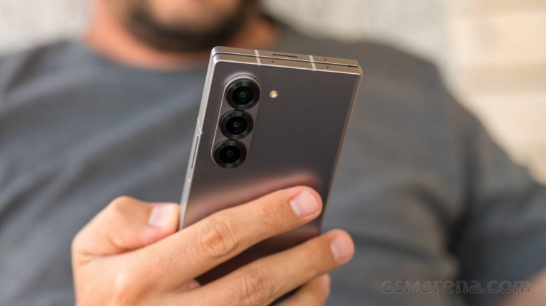 از گوشی گلکسی زد فولد ۷ چه انتظاراتی داریم؟<span class='yasr-stars-title-average'><div class='yasr-stars-title yasr-rater-stars'
                           id='yasr-overall-rating-rater-1c6ae15029cab'
                           data-rating='4.9'
                           data-rater-starsize='16'>
                       </div></span>