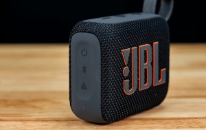 بررسی کامل اسپیکر بلوتوثی JBL Go 4<span class='yasr-stars-title-average'><div class='yasr-stars-title yasr-rater-stars'
                           id='yasr-overall-rating-rater-587f808b7e601'
                           data-rating='4.9'
                           data-rater-starsize='16'>
                       </div></span>