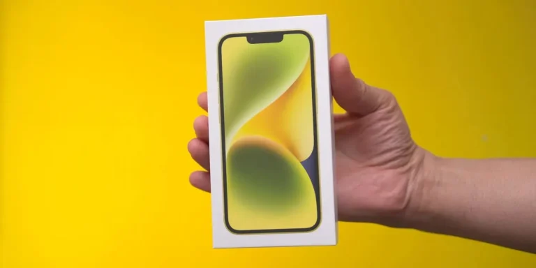 تغییرات قیمت آیفون 16e و تأثیر آن بر قیمت‌گذاری آیفون 17<span class='yasr-stars-title-average'><div class='yasr-stars-title yasr-rater-stars'
                           id='yasr-overall-rating-rater-4a6a9e464032e'
                           data-rating='4.9'
                           data-rater-starsize='16'>
                       </div></span>