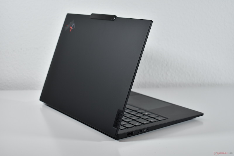 بررسی لپ تاپ لنوو ThinkPad X1 Carbon Gen 13<span class='yasr-stars-title-average'><div class='yasr-stars-title yasr-rater-stars'
                           id='yasr-overall-rating-rater-f6be198468110'
                           data-rating='5'
                           data-rater-starsize='16'>
                       </div></span>
