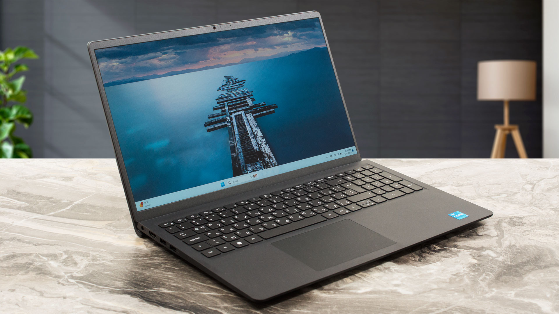 لپ تاپ Dell Vostro 3520 به عنوان ارزان‌ترین لپ تاپ‌های دانشجویی