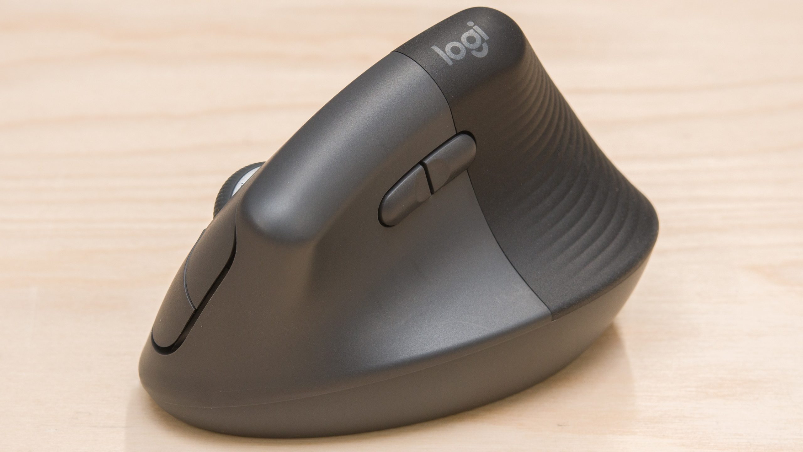 موس Logitech Lift Vertical Ergonomic Mouse