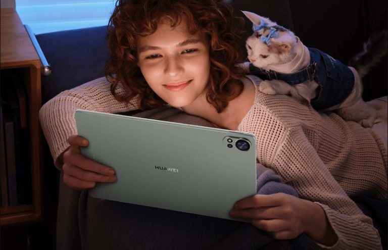 تبلت پرچمدار هواوی با نمایشگر ۸.۸ اینچی OLED در راه است<span class='yasr-stars-title-average'><div class='yasr-stars-title yasr-rater-stars'
                           id='yasr-overall-rating-rater-8dd6b404f1093'
                           data-rating='5'
                           data-rater-starsize='16'>
                       </div></span>