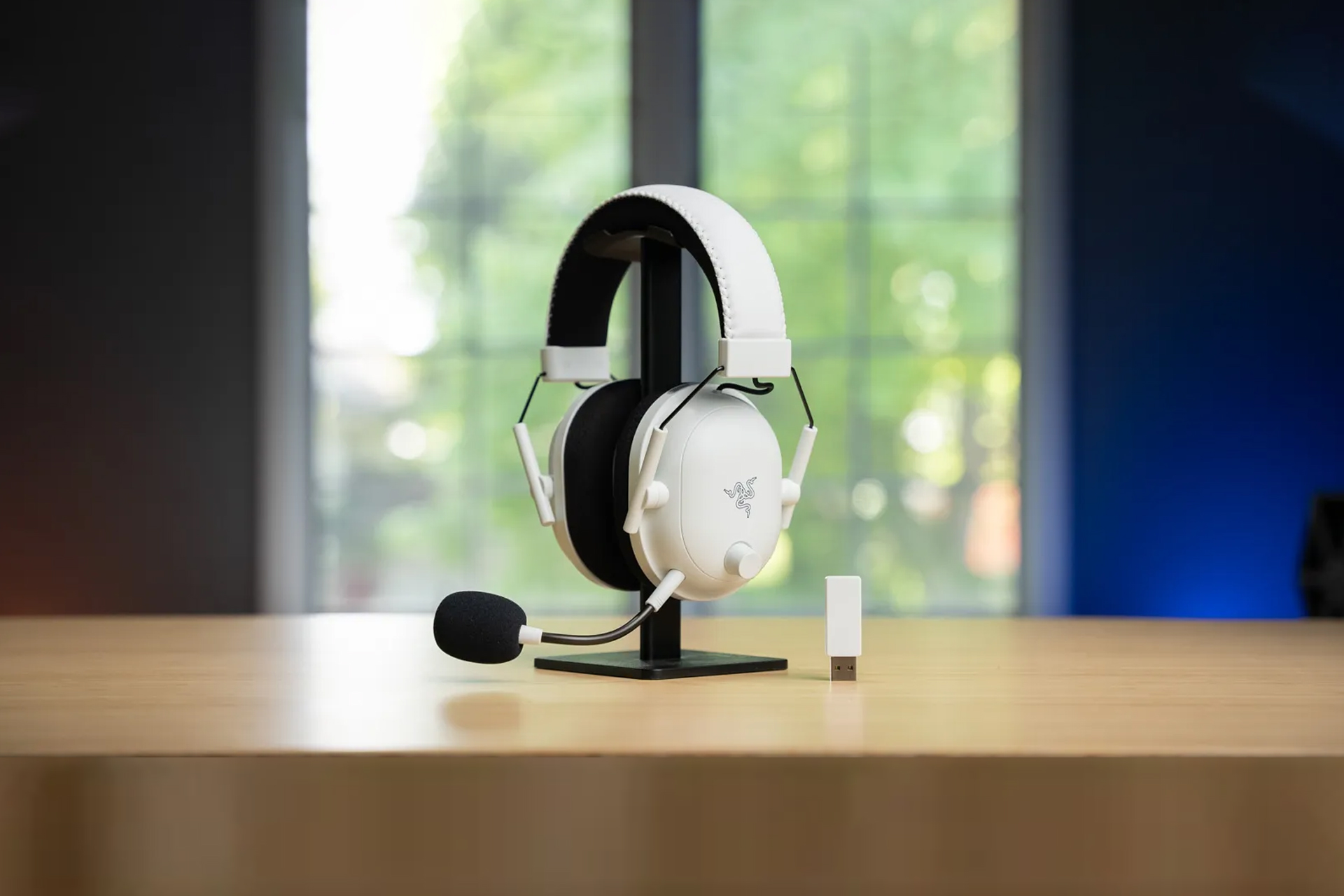خرید هدست گیمینگ BlackShark V2 Pro از برند Razer