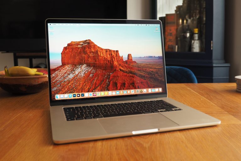 خرید مک‌بوک ایر 15 اینچی M3 مدل 2024