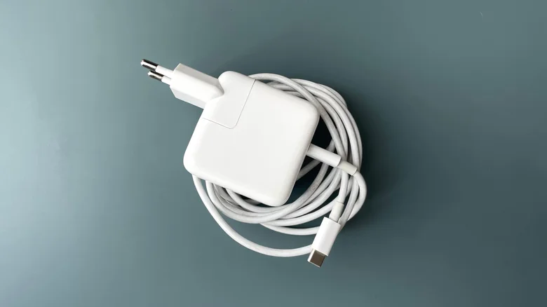 شارژر USB-C لپ‌ تاپ