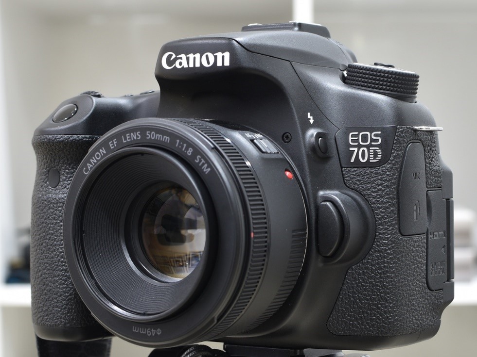 نمای ظاهری لنز دوربین کانن EF 50mm f/1.8 STM